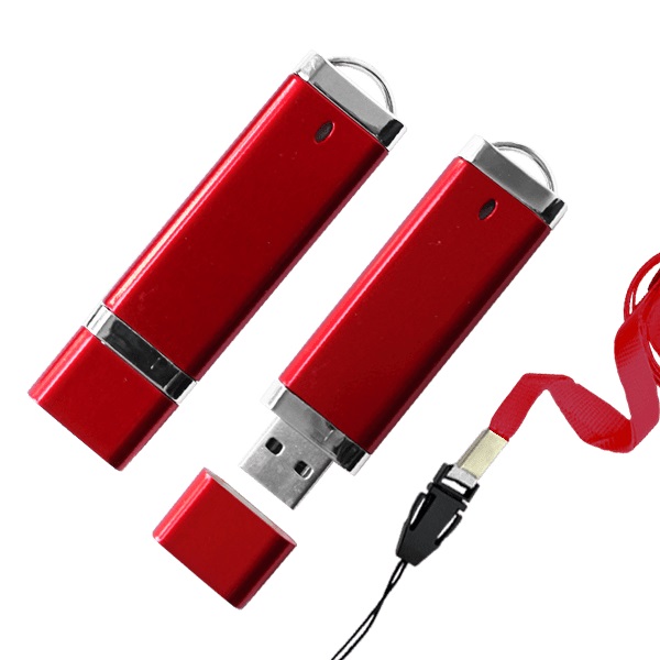 USB004, USB Lux. Elegante USB rectangular con tapa para mayor proteccion, enciende una pequena luz roja al conectarse. No incluye cordón del color de la memoria.