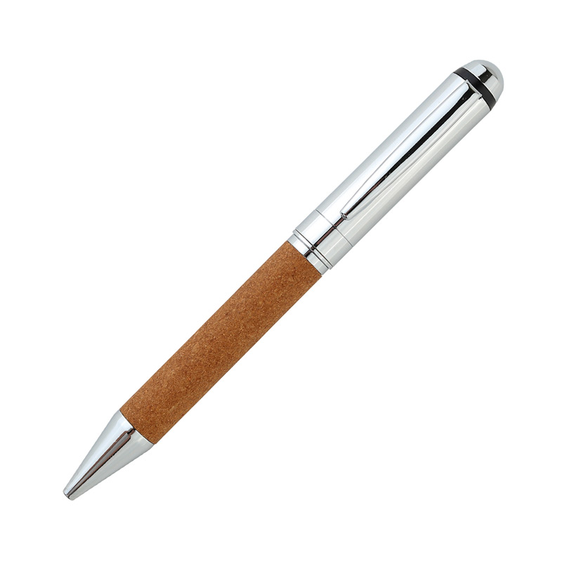 BL-152, Bolígrafo con barril de metal y detalle en piel reciclada; con clip y punta de metal, tinta de escritura negra. Incluye caja individual negra de cartón.